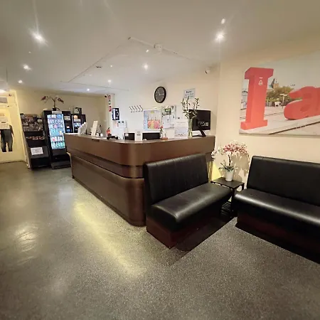 Budget Dam Hotel 2*