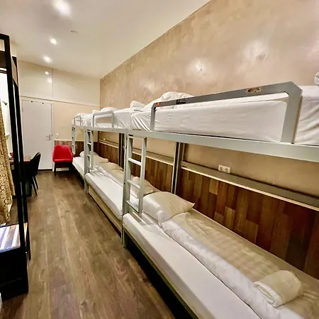 Dam Hotell 2*