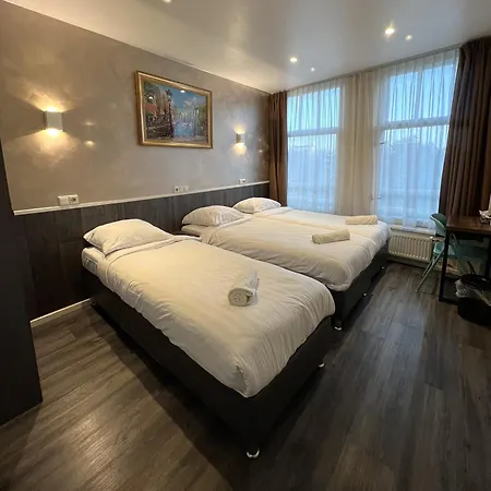 Hotel Dam 2*