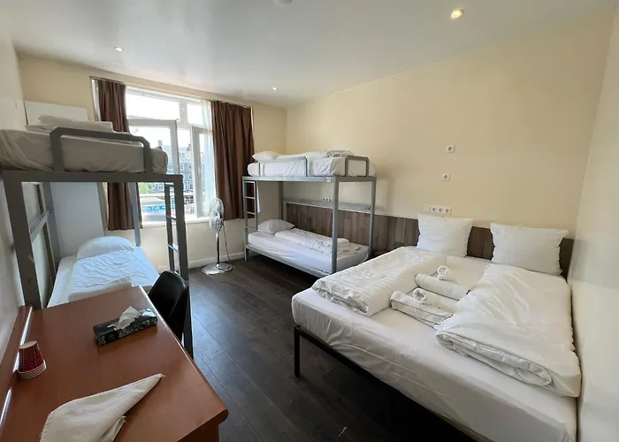 Dam Ξενοδοχείο