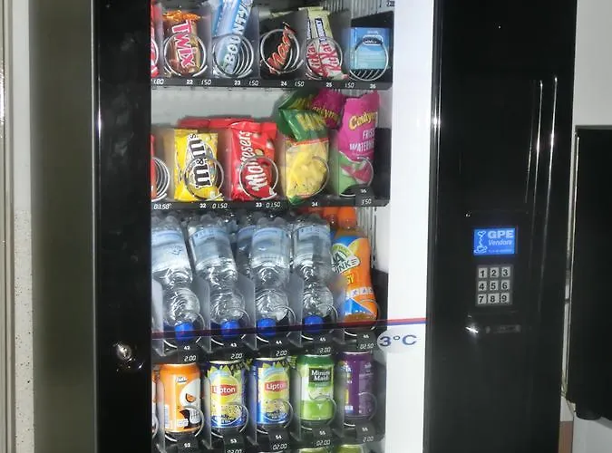 Ξενοδοχείο Dam 2*