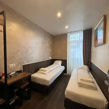Hotel Dam 2*