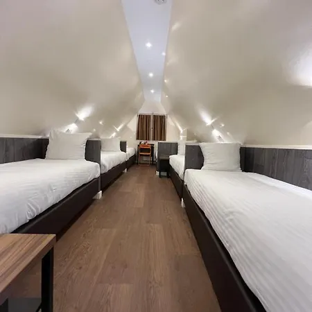 Dam 2* أمستردام